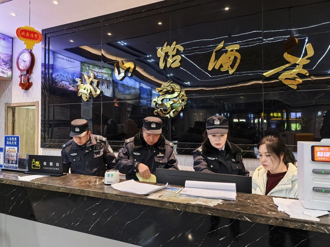 吴堡公安宋家川派出所开展社会治安大清查行动