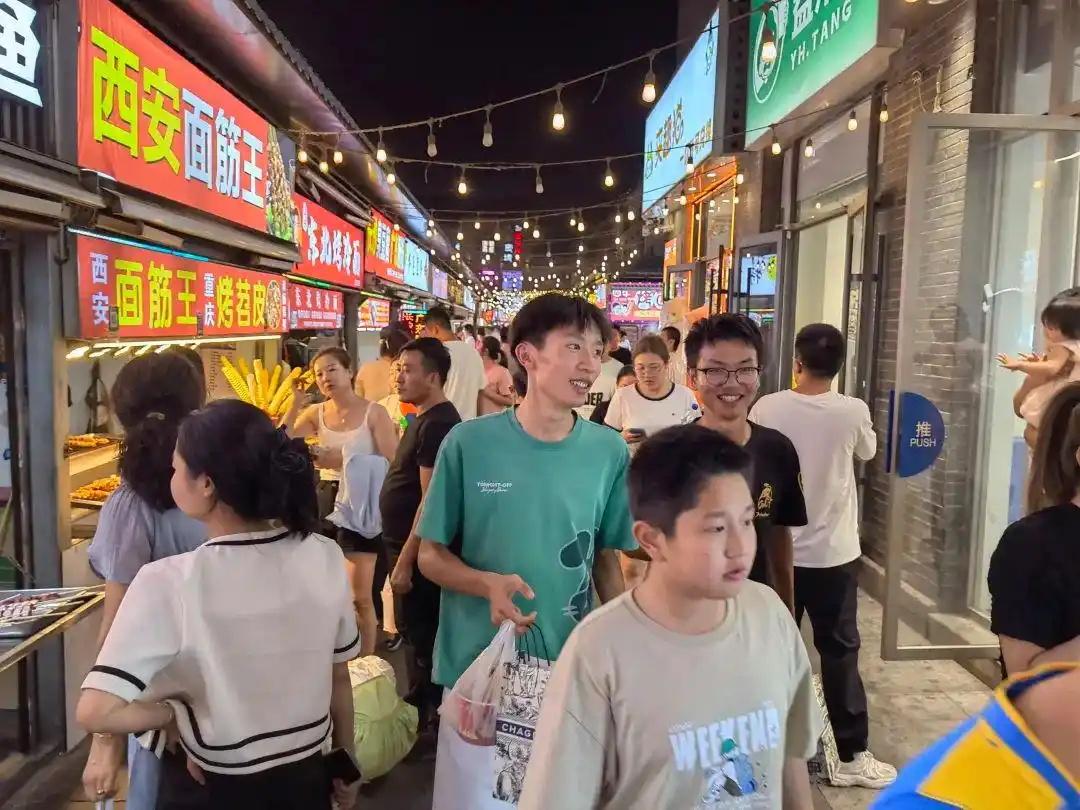 榆林市最繁华的地方在哪里？榆林市最繁华地标巡礼：历史与现代交织的塞上明珠