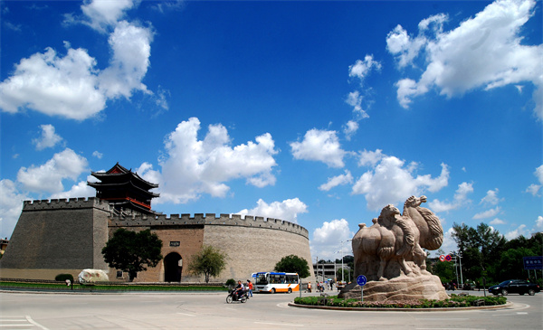 榆林市最繁华的地方在哪里？榆林市最繁华地标巡礼：历史与现代交织的塞上明珠