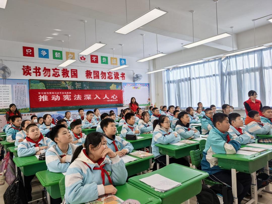 榆阳区明珠路街道裕华路社区：宪法宣传进校园 法治精神润童心
