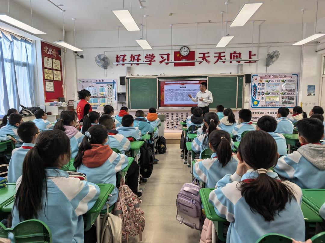 榆阳区明珠路街道裕华路社区：宪法宣传进校园 法治精神润童心