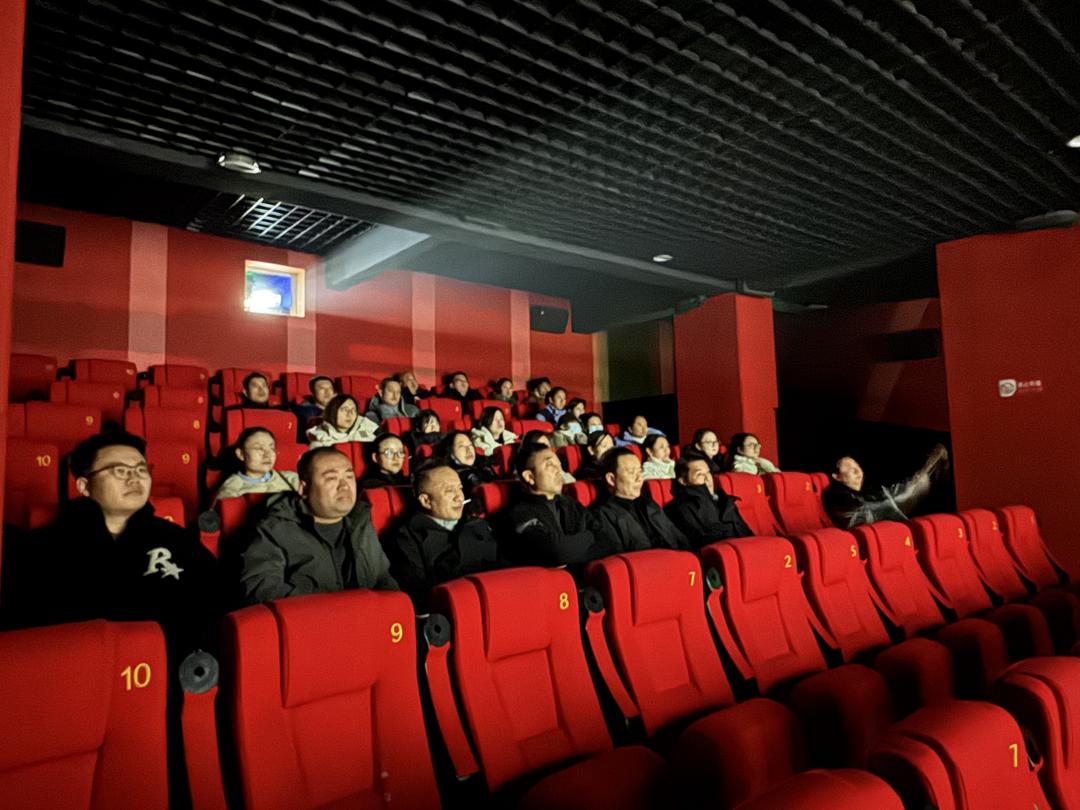 赓续红色血脉 汲取奋进力量——清涧县行政审批服务局开展《李子洲》观影主题党日活动