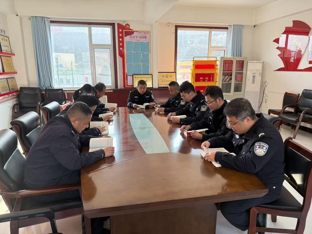 书香沁高墙 阅读砥初心——吴堡县看守所开展全警阅读分享活动 书香沁高墙 阅读砥初心——吴堡县看守所开展全警阅读分享活动