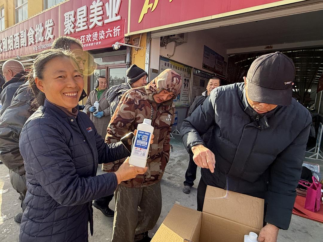 榆阳区崇文路街道春苑社区反诈宣传出新招 惠民演出送戏又送礼