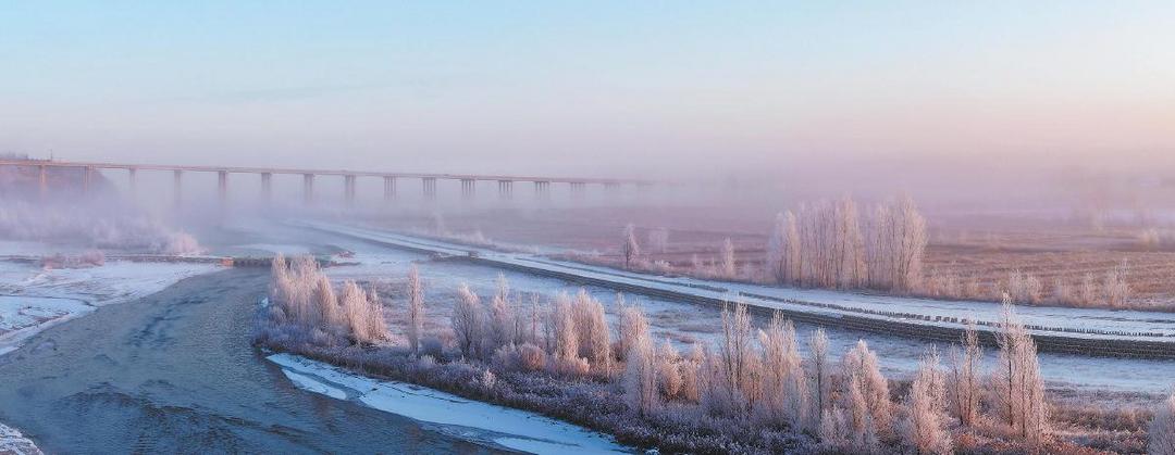 榆溪河沿岸迎来今冬首场雾凇美景