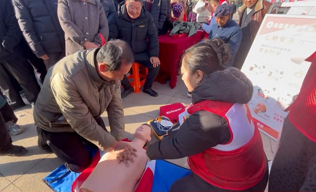 志愿红暖吴堡 奉献情润民心——吴堡县开展“12·5”国际志愿者日系列活动