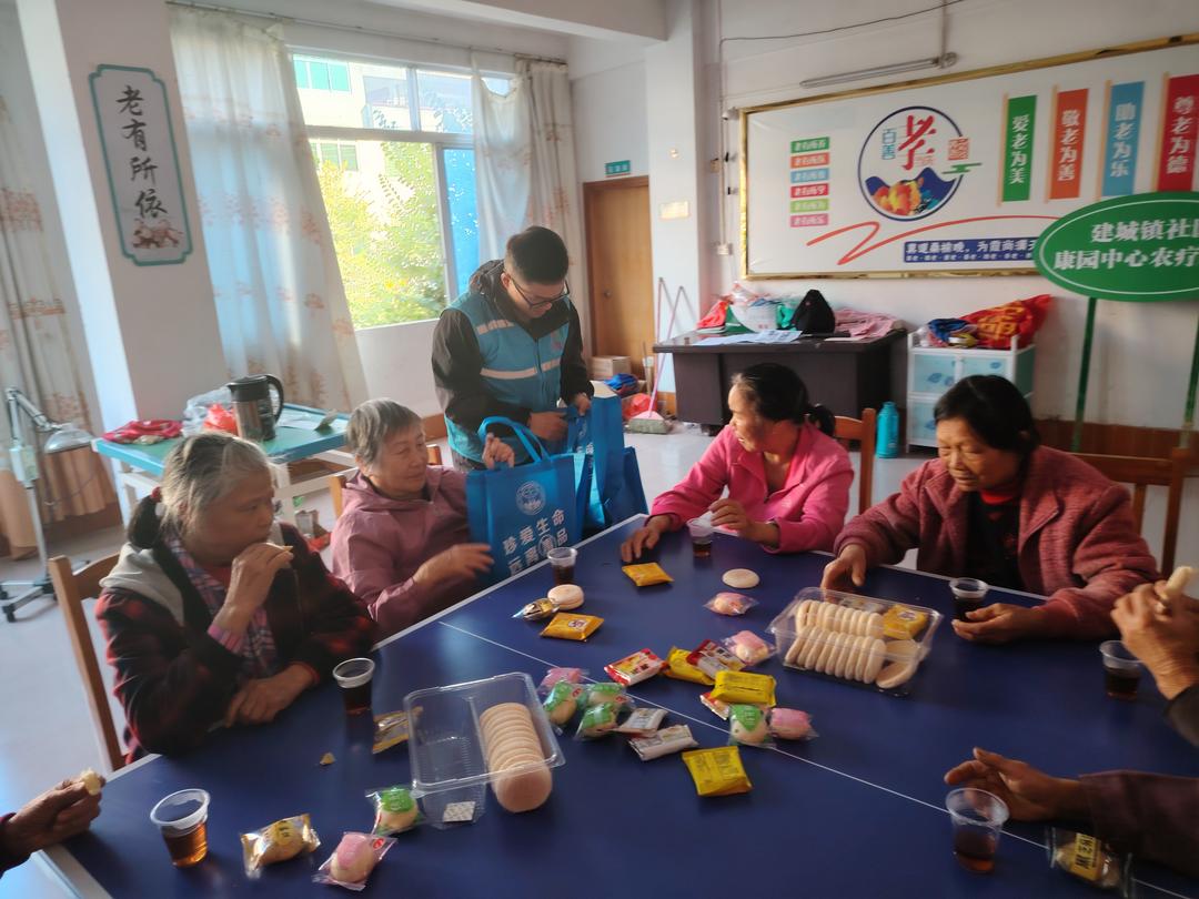 �����Ͼ����������򡿡�ů����������ů���ꡱ ���������ڳ��������ر�