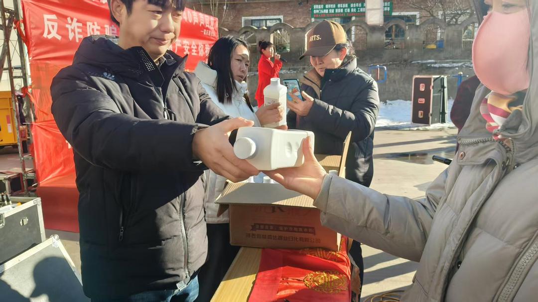 崇文路街道富庆路社区：平安建设齐参与 反诈宣传护民生