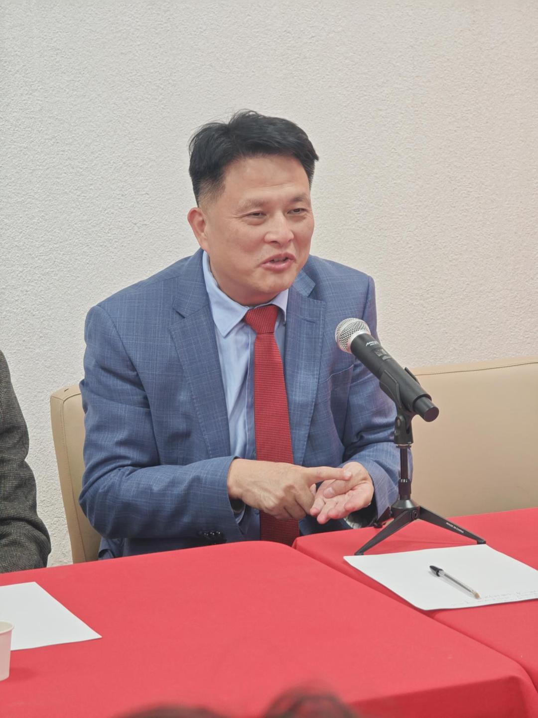 05fb1d5084b44e659dd8d3a17e9a2e37