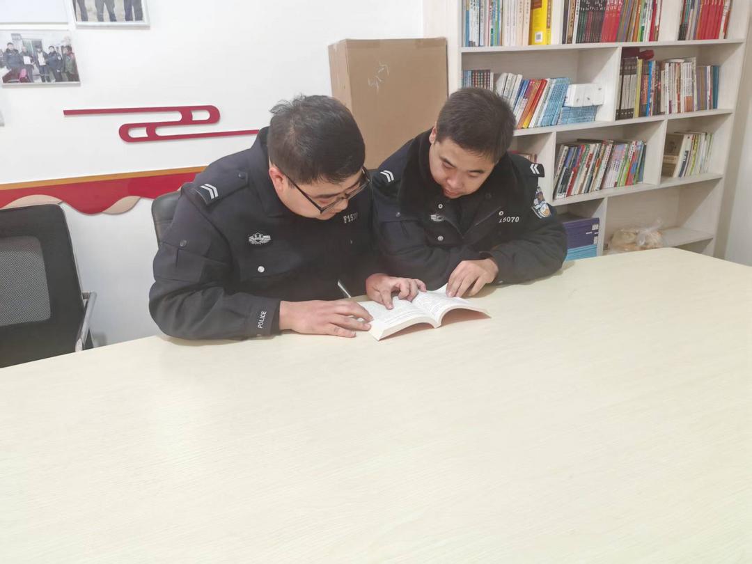 阅读润心强本领 警营书香促攻坚——吴堡公安2025年全警阅读赋能“八大行动”落地见效 阅读润心强本领 警营书香促攻坚——吴堡公安2025年全警阅读赋能“八大行动”落地见效