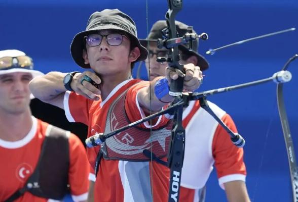 梅特·加佐兹引领土耳其射箭队在2025年豪取52枚奖牌