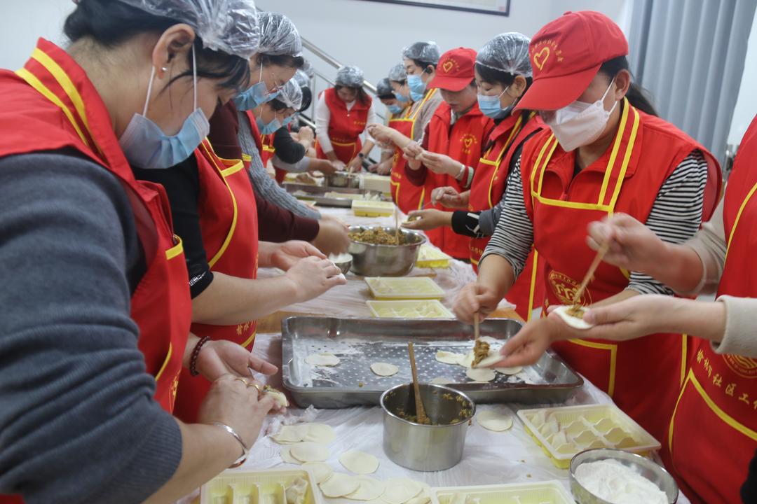 榆阳区金沙路街道金榆社区：冬至饺香裹“廉”味 党群暖心共团圆