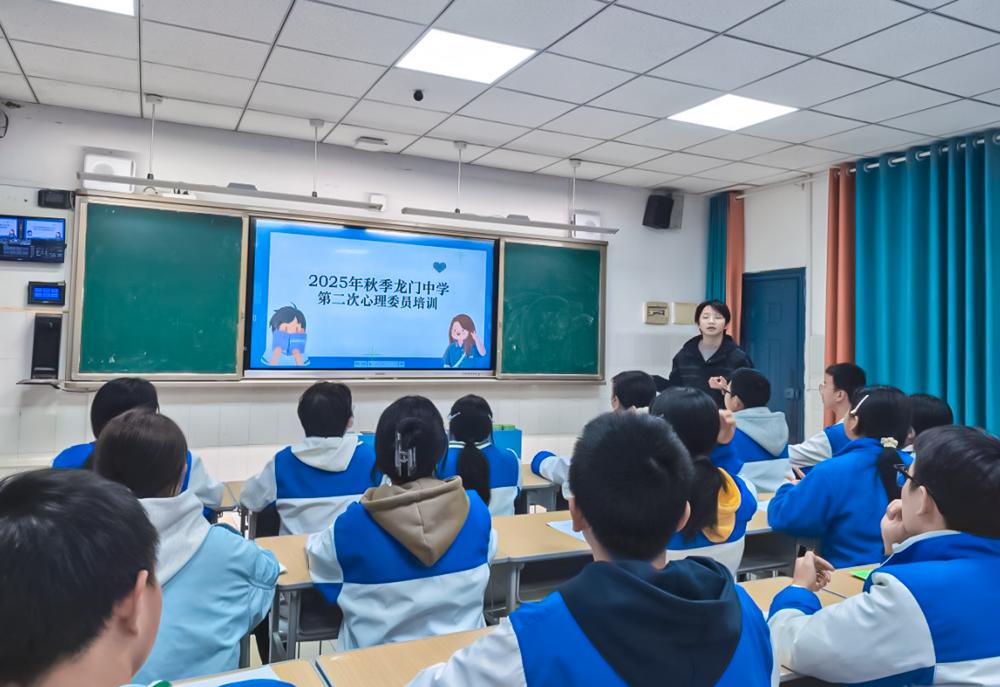 Developing observation skills to convey peer warmth