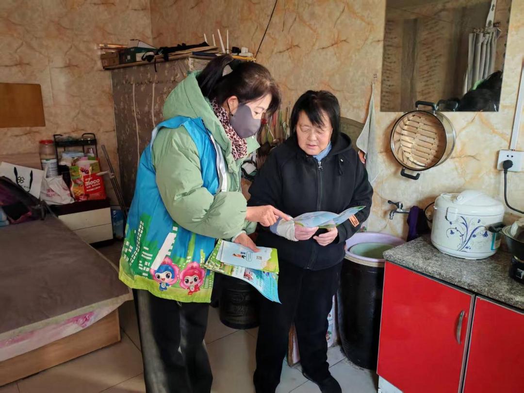 榆阳区鼓楼街道鸳鸯湖社区开展垃圾分类主题宣传活动