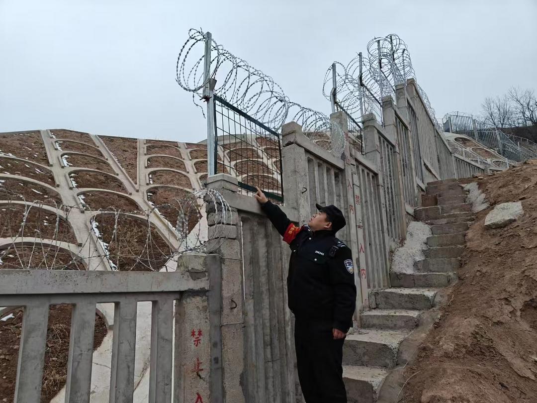 红色高铁开通日 忠诚护航保平安——富县东站派出所护航西延高铁通车运营