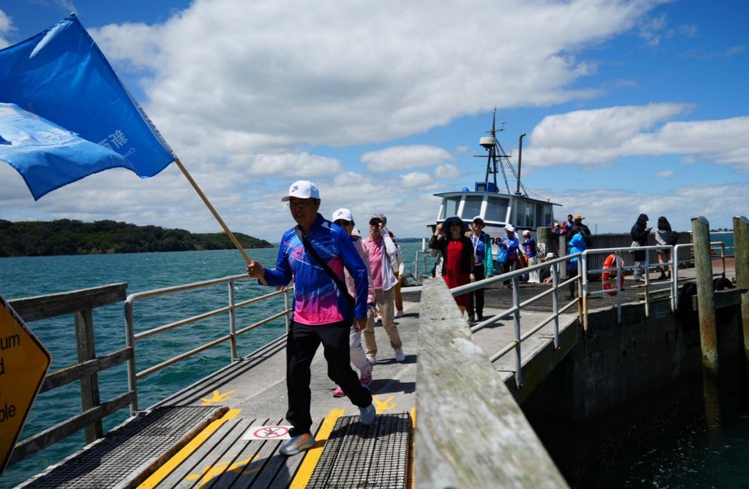 ç”·äººç«™åœ¨èˆ¹ä¸Š

AI ç”Ÿæˆ�çš„å†…å®¹å�¯èƒ½ä¸�æ­£ç¡®ã€‚