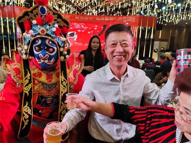 德尔森啤酒亮相《品牌<a href=https://www.shidiannet.com/zt/shaanxi/ target=_blank class=infotextkey>陕西</a>》元旦晚会 德式匠心赋能丝路品牌建设