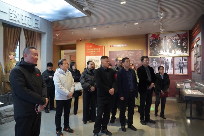 ѧϰ��ʷ ��ȡ���� �ٽ���ҵ��������չ���������й���������ϯ��������װЭ��᳤�������֯��Ա������ʡ��Э��ʷ�ݲι�