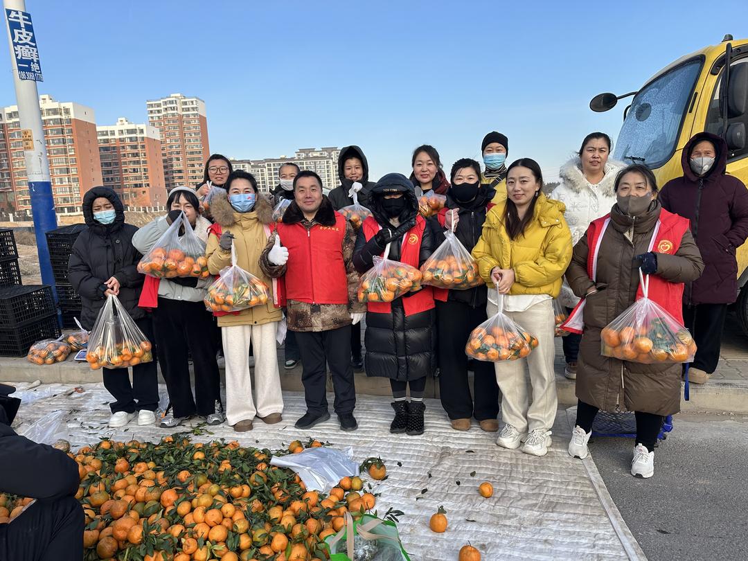 寒冬赠礼传暖意，一果一叶总关情——金沙路街道公园社区联合爱心企业开展“冬日送暖”公益活动