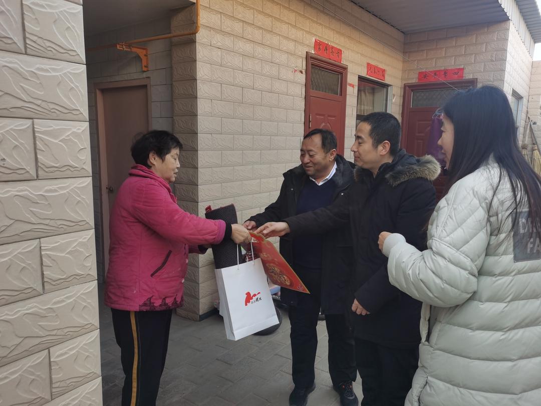 芹涧路社区开展“双报到强联动，普法惠民进社区”主题实践活动