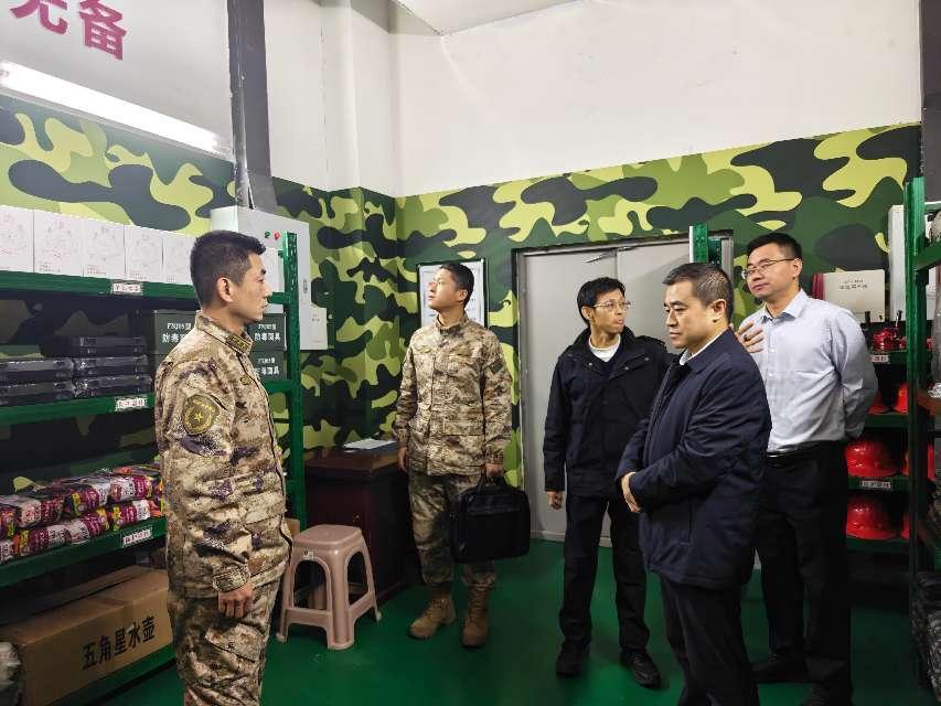 榆阳区人武部部长赴明珠路街道及榆林职业技术学院调研征兵工作