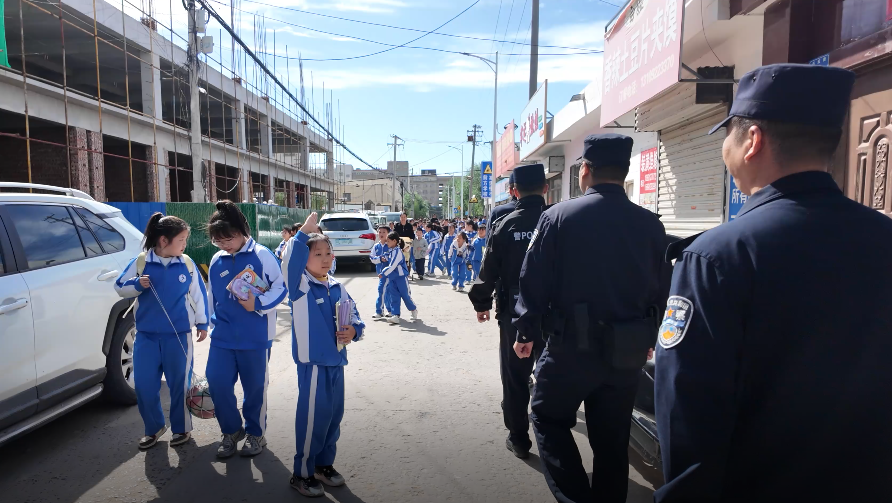 警徽闪耀处，温暖恰自来——靖边公安的“主防”故事