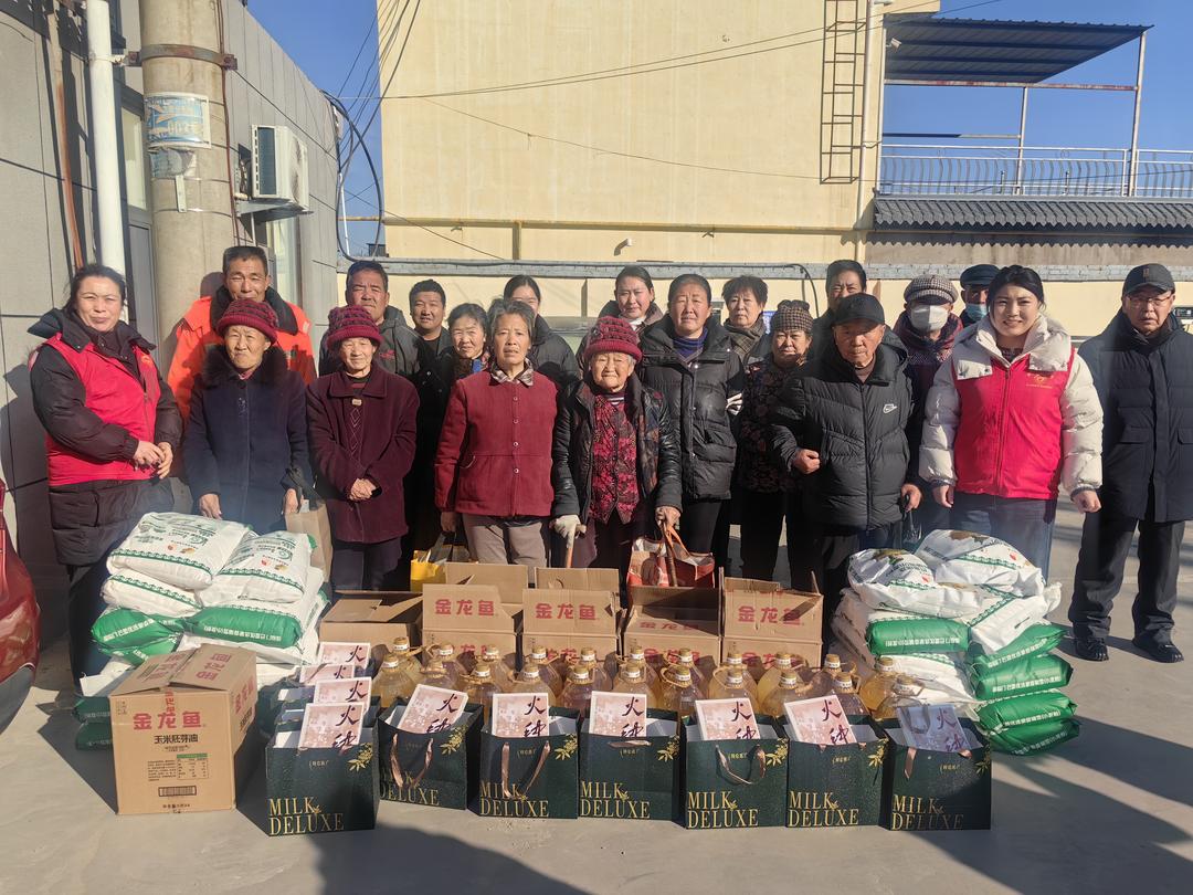 驼峰路街道金华路社区：寒冬慰问暖人心，点滴关怀显真情