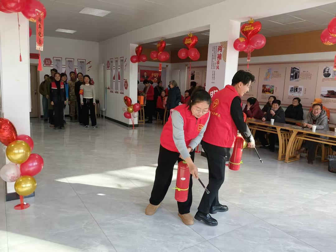 榆阳区学院社区开展“邻里共秀，悦启元旦”跨年走秀活动