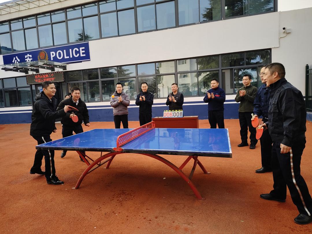 延安铁警以“四个一” 活动喜迎“第六个中国人民警察节”