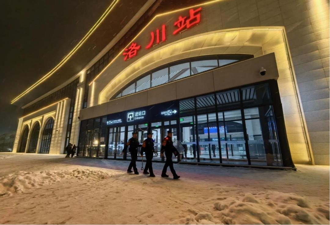 延安铁路公安处富县东站派出所：护航高铁启新篇