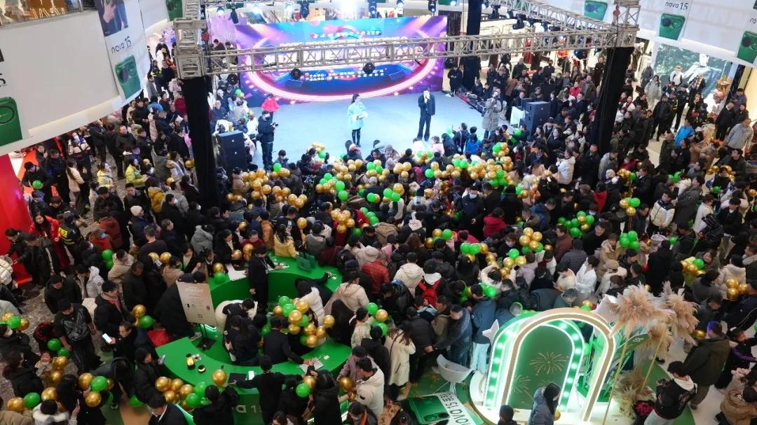 炸裂开场，万人共赴！渭南跨年夜，被<a href=https://www.shidiannet.com/zt/shaanxi/ target=_blank class=infotextkey>陕西</a>白水杜康点燃了！