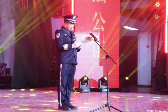 吴亮副县长登台致辞