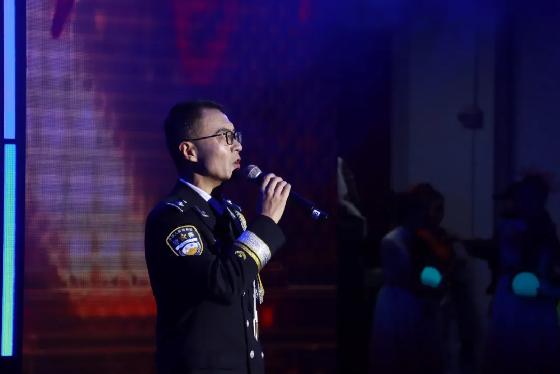 经典歌曲《少年壮志不言愁》