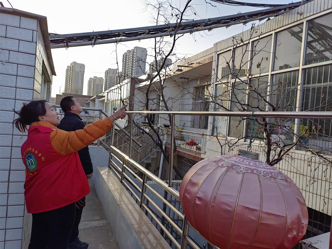 崇文路街道春苑社区：冬季安全“零死角” 社区排查护平安