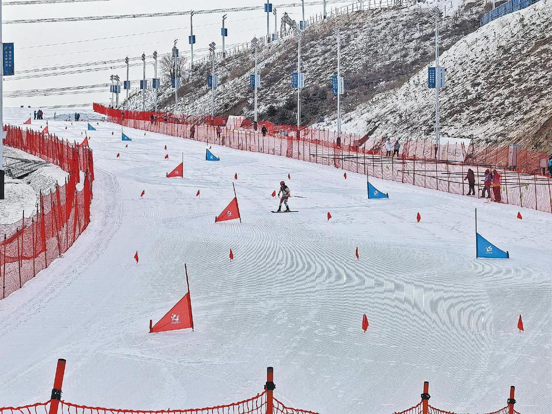 省一冬会滑雪登山项目测试赛举行