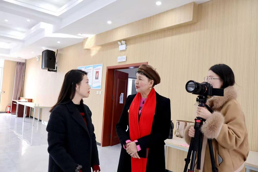 山阳县“阳光心灵”计划启动！心理专家宋馨山区开讲，温暖困境儿童