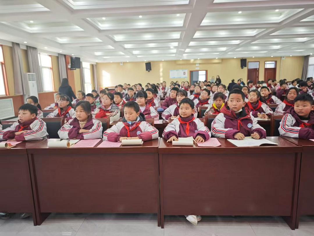 山阳县“阳光心灵”计划启动！心理专家宋馨山区开讲，温暖困境儿童