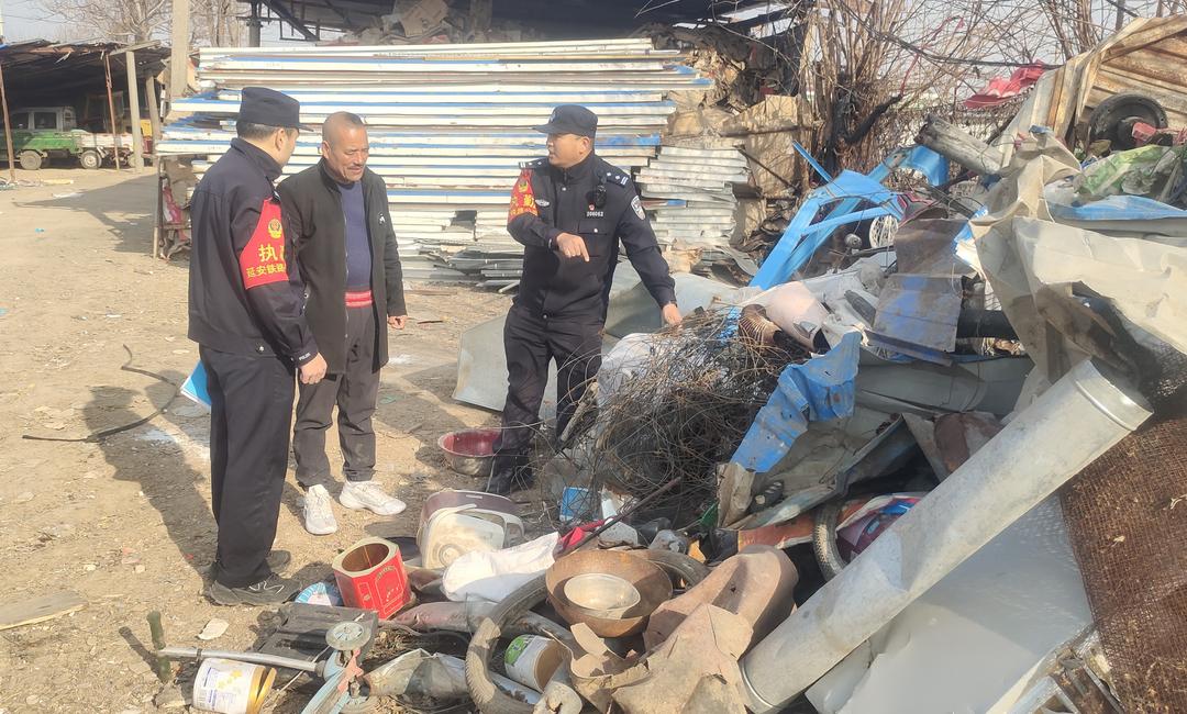 延安铁警灵活方式开展法治安全宣传