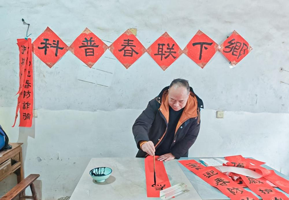 Nanchong, Sichuan: Rural gatherings with strong New Year's flavors pack 