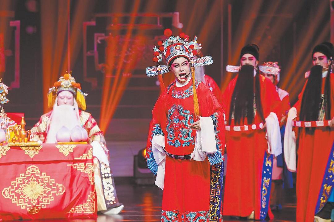 晋剧《打金枝·拜寿》。张娟娟摄