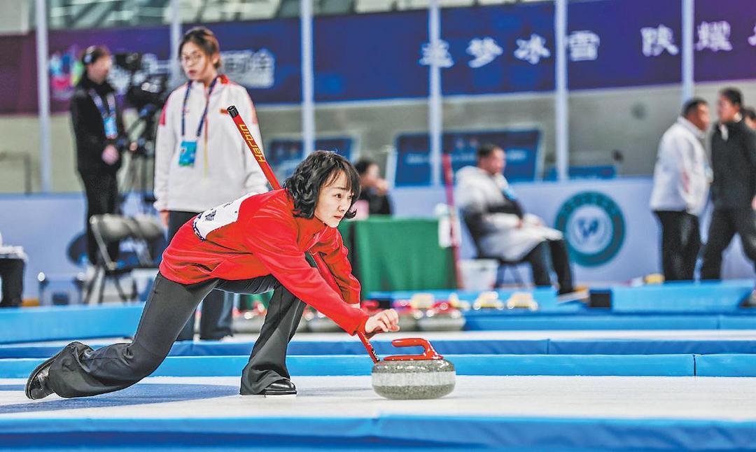 榆林队夺得陕西省第一届冬季运动会冰壶（群众组）首金