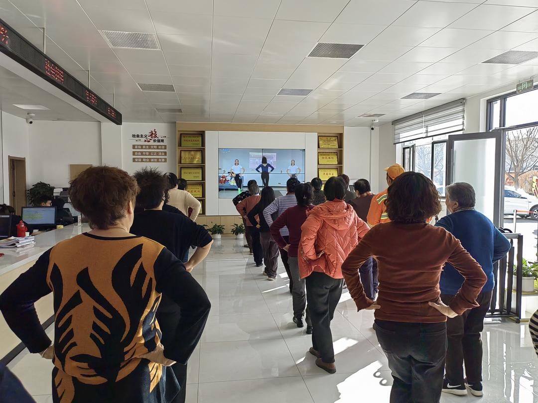 当腊八节遇上健身挑战！崇文路街道学院社区趣味运动刷新年味，现场嗨翻了