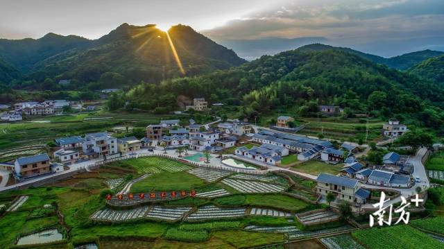 梅州市平远县上举镇畲脑村。南方+记者 石磊 摄 梅州市平远县上举镇畲脑村。南方+记者 石磊 摄