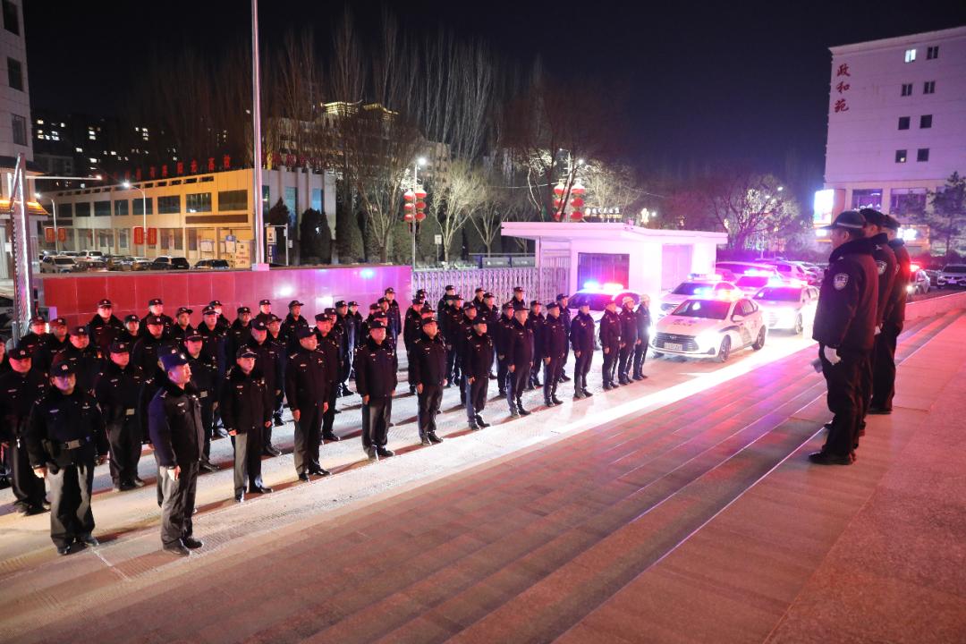 深夜突袭！靖边公安突击清查重点行业场所