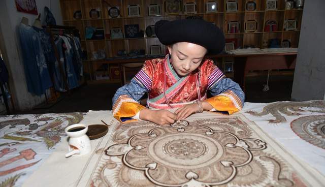 针线绘新卷 匠心润乡土——省人大代表熊兆美的非遗传承与富民之路