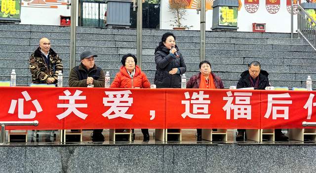 国旗下的誓言：寒日开阳，24700册图书筑起乡村孩子温暖书乡