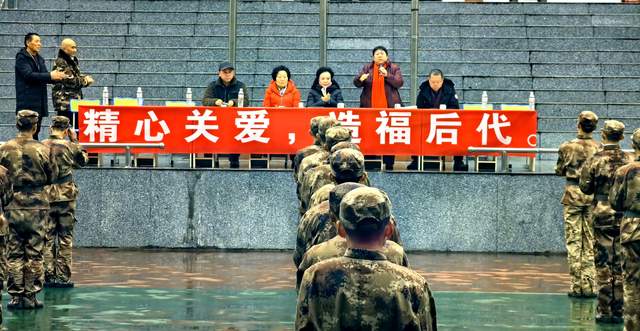 国旗下的誓言：寒日开阳，24700册图书筑起乡村孩子温暖书乡