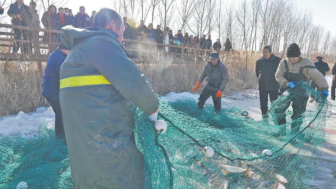 孟家湾乡第二届“冰雪渔歌·孟湾盛宴”冬捕文化旅游季正式开场