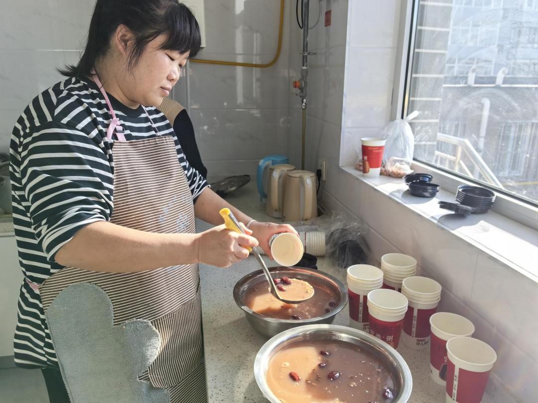 腊八节煮腊八粥