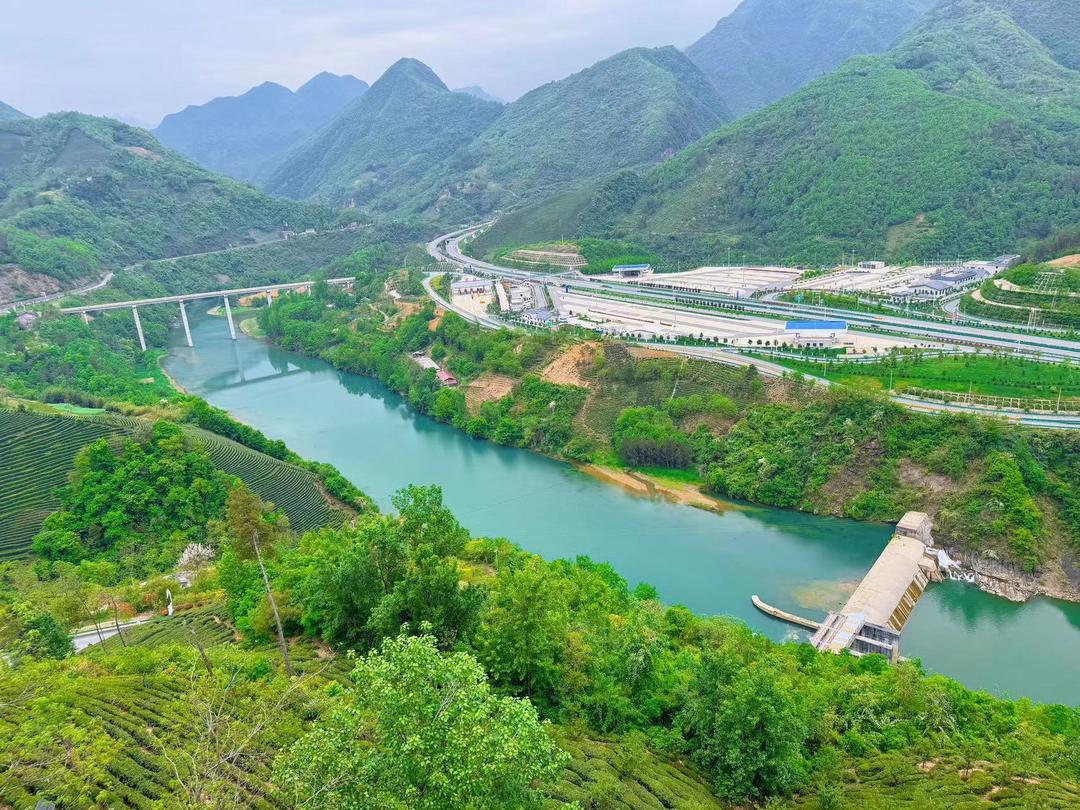 陕西交控服务管理集团午子山服务区景色优美如画中